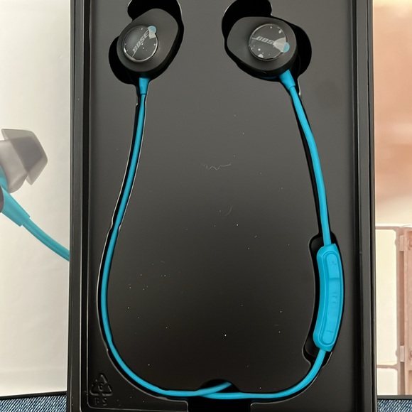Bose Soundsport Wireless Sweat & Weather Resistant In-Ear Headphones Aqua NEW - Picture 2 of 5